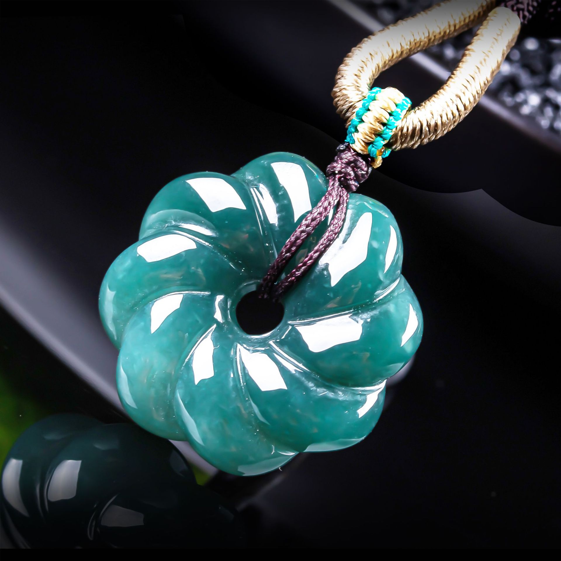 Woman Accessory - Kalung Liontin Bunga Giok Burma Alami,