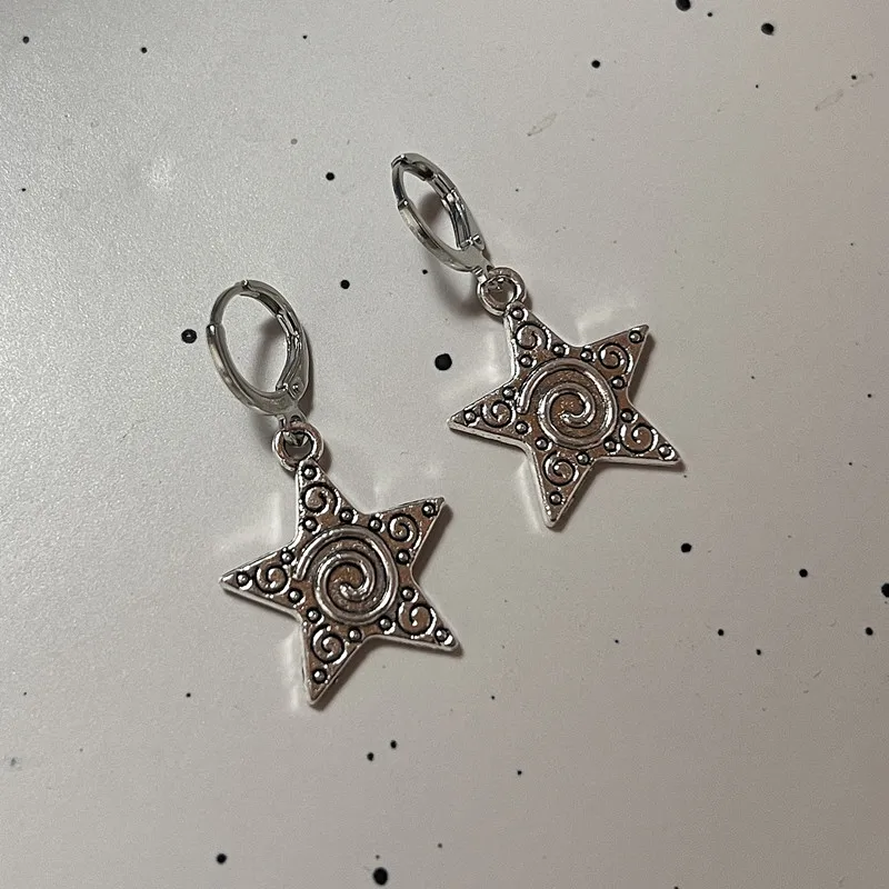 Women'S Accessories In The 90S - Anting-anting liontin bintang Spiral warna perak