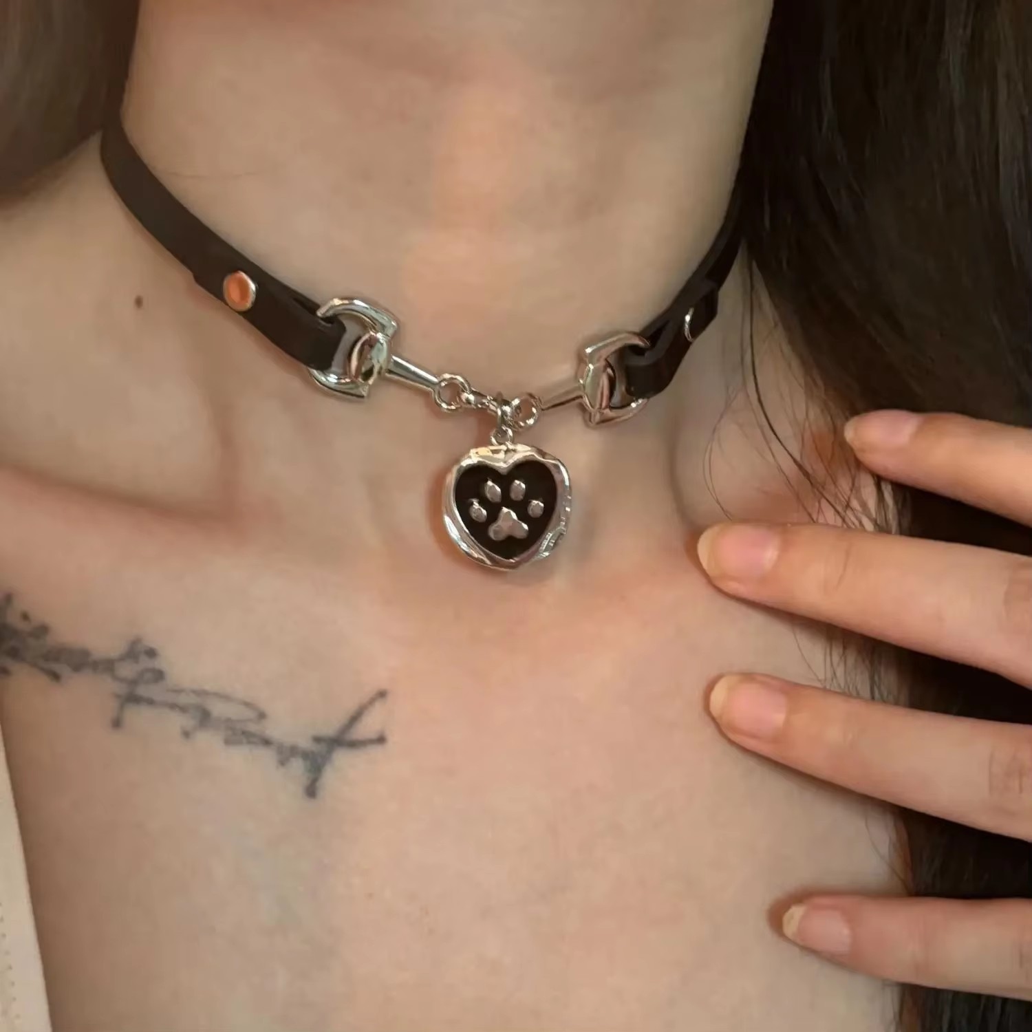 Kalung Choker Tulang Leopard B - Women'S Accessories In The 90S ulasan dan harga