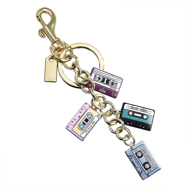 Gantungan Kunci Kaset Vintage  - Women'S Accessories In The 90S ulasan dan harga